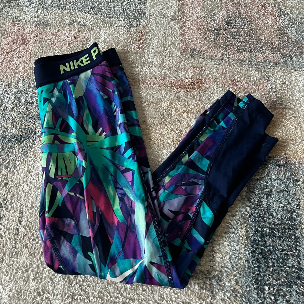 Nike pro cropped leggings
